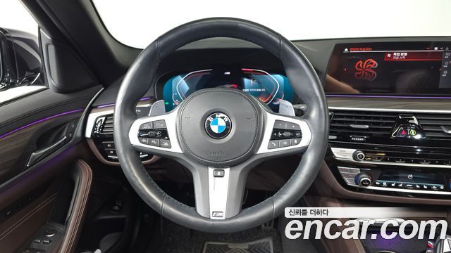 BMW 5-Series 2020 — photo 19