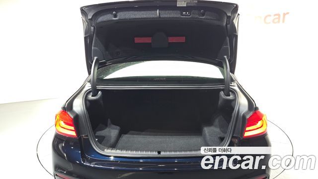 BMW 5-Series 2020 — photo 24