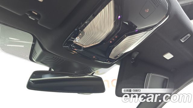 BMW 5-Series 2020 — photo 25