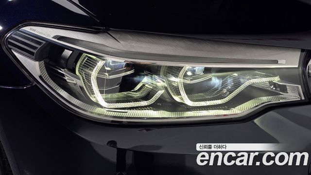 BMW 5-Series 2020 — photo 8