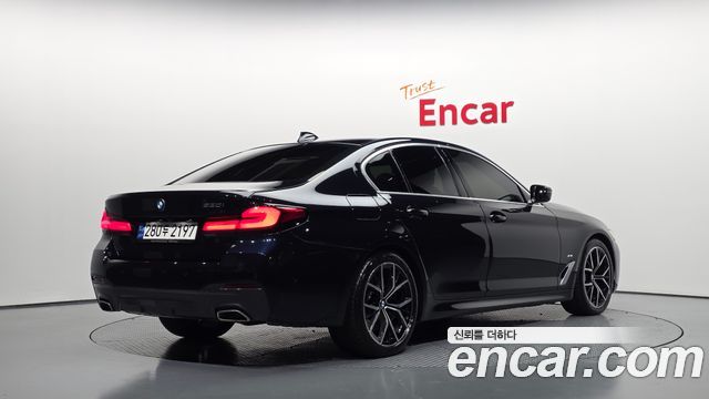 BMW 5-Series 2023 — photo 2