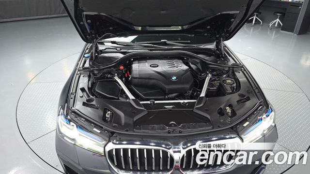 BMW 5-Series 2023 — photo 6