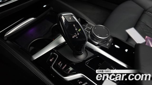 BMW 5-Series 2023 — photo 12