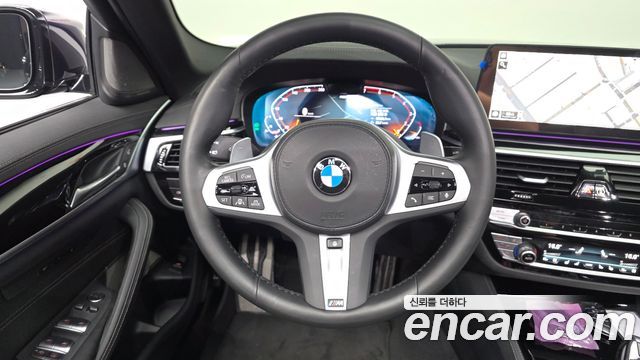 BMW 5-Series 2023 — photo 19