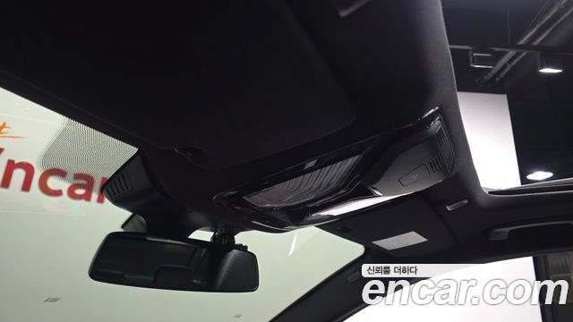 BMW 5-Series 2023 — photo 28