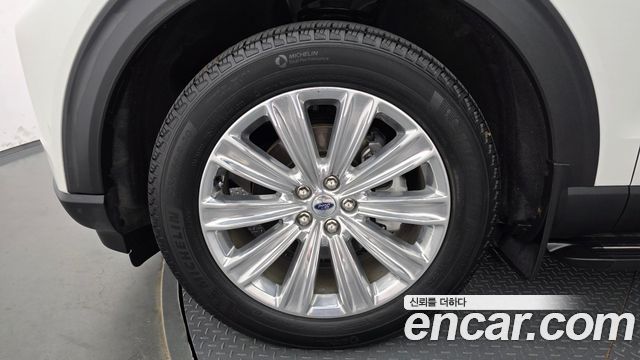 Ford Explorer 2021 — photo 5