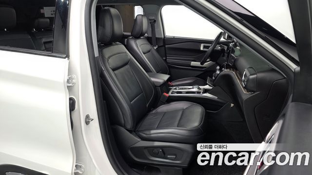 Ford Explorer 2021 — photo 17