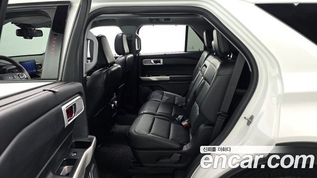 Ford Explorer 2021 — photo 18