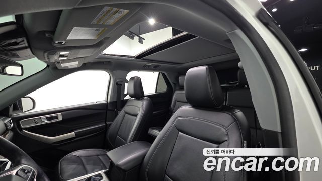 Ford Explorer 2021 — photo 21