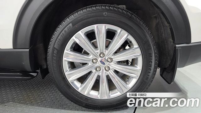 Ford Explorer 2021 — photo 7