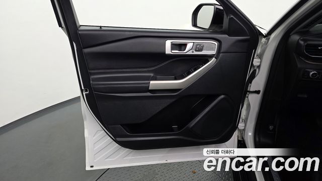 Ford Explorer 2021 — photo 14