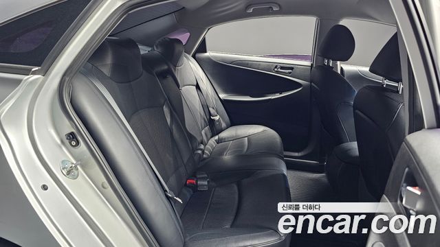 Hyundai Sonata 2010 — photo 12