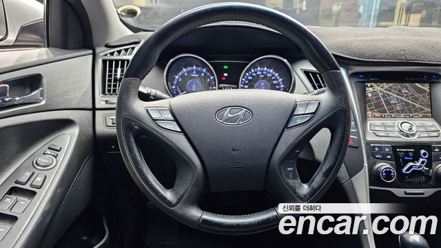 Hyundai Sonata 2010 — photo 13