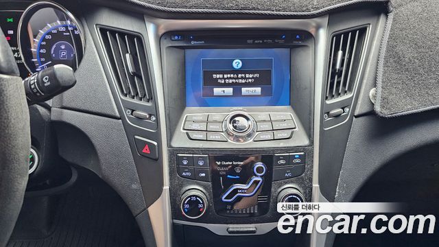 Hyundai Sonata 2010 — photo 14