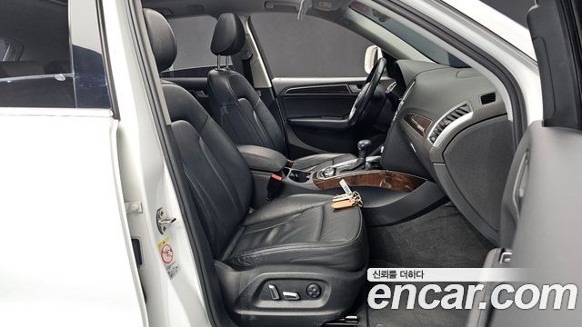 Audi Q5 2016 — photo 11