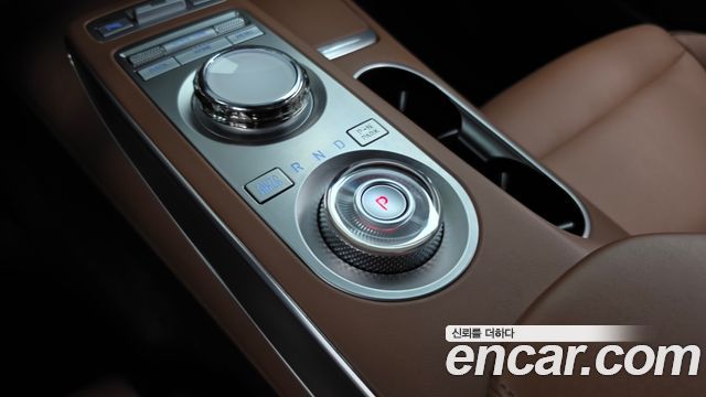 Genesis GV70 2021 — photo 12