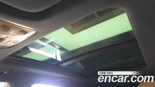 Genesis GV70 2021 — photo 24
