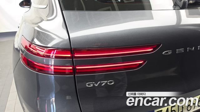 Genesis GV70 2021 — photo 9