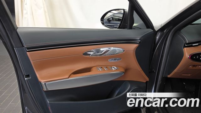 Genesis GV70 2021 — photo 14