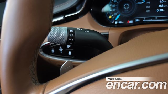 Genesis GV70 2021 — photo 27