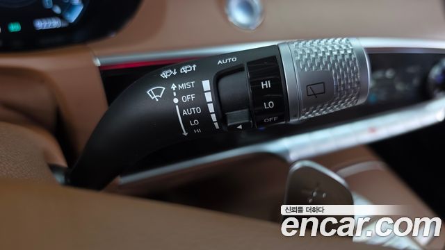 Genesis GV70 2021 — photo 28