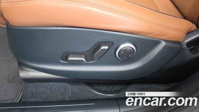 Genesis GV70 2021 — photo 33