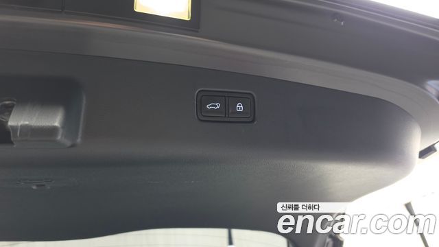 Genesis GV70 2021 — photo 34