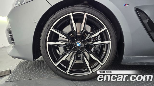 BMW 8-Series 2025 — photo 5