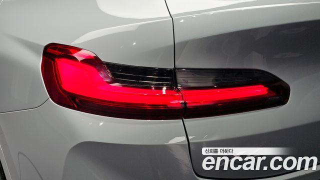 BMW X4 2022 — photo 9
