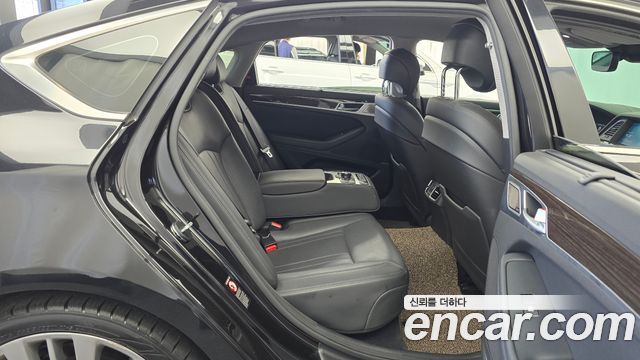 Genesis G80 2019 — photo 17