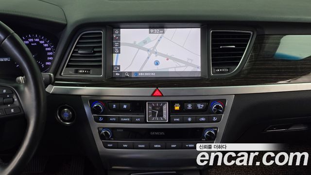 Genesis G80 2019 — photo 18