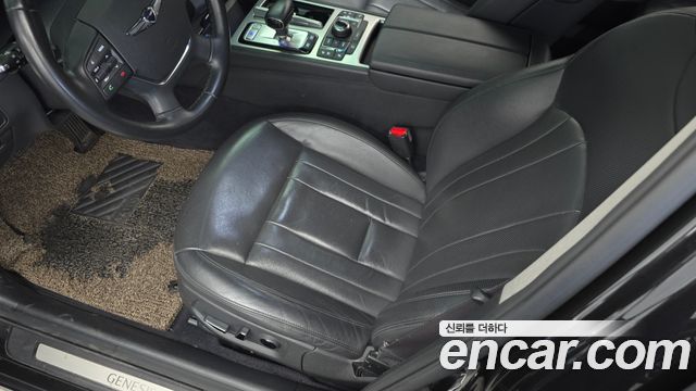 Genesis G80 2019 — photo 23