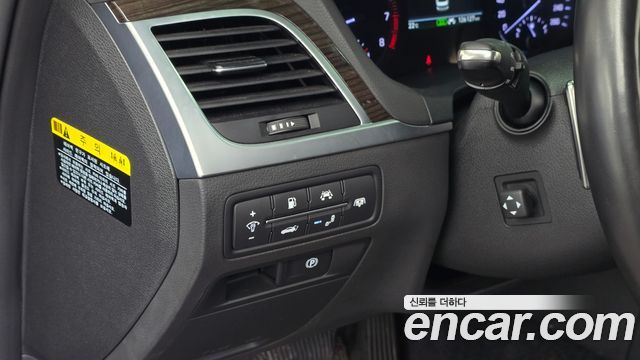 Genesis G80 2019 — photo 25