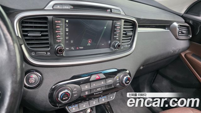 Kia Sorento 2015 — photo 21
