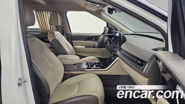 Kia Canival 2021 — photo 17