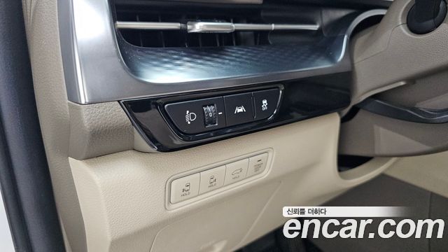 Kia Canival 2021 — photo 22
