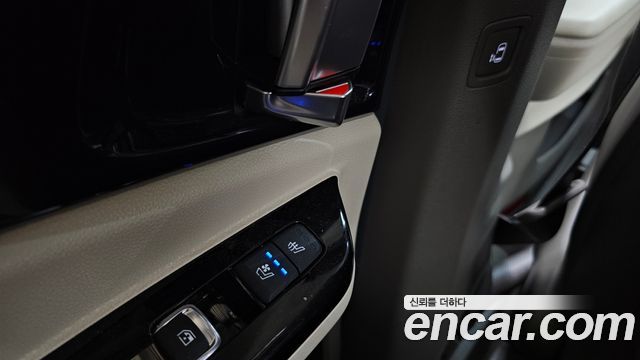 Kia Canival 2021 — photo 24