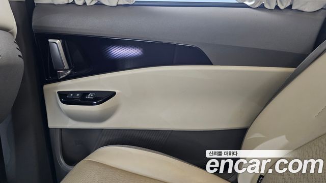 Kia Canival 2021 — photo 15
