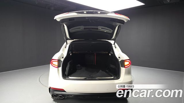 Maserati Levante 2019 — photo 26