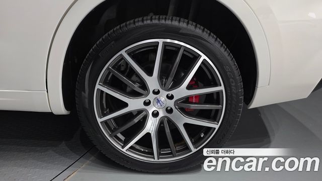 Maserati Levante 2019 — photo 7