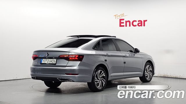 Volkswagen Jetta 2021 — photo 2