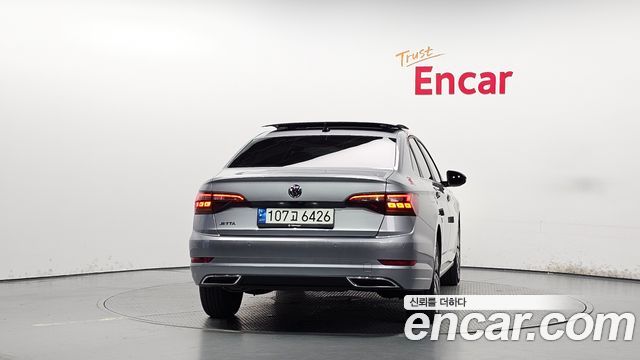 Volkswagen Jetta 2021 — photo 4