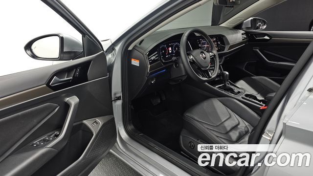 Volkswagen Jetta 2021 — photo 11