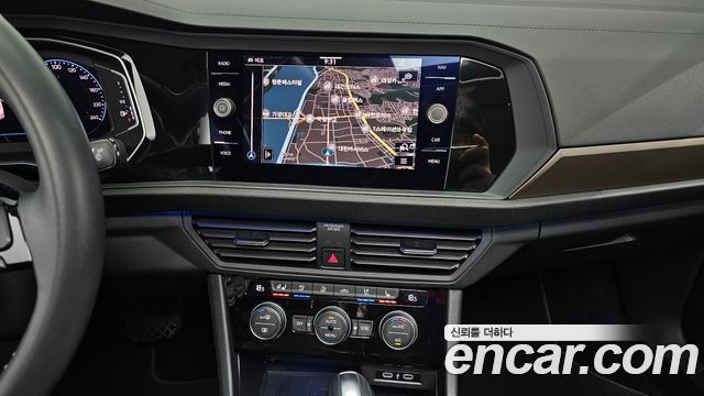 Volkswagen Jetta 2021 — photo 14