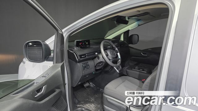 Hyundai Staria 2024 — photo 13
