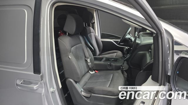 Hyundai Staria 2024 — photo 17