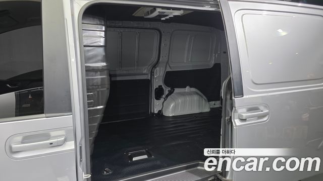 Hyundai Staria 2024 — photo 16