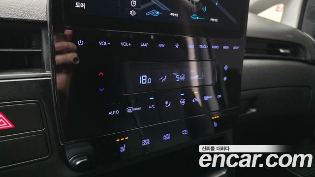 Hyundai Staria 2024 — photo 27