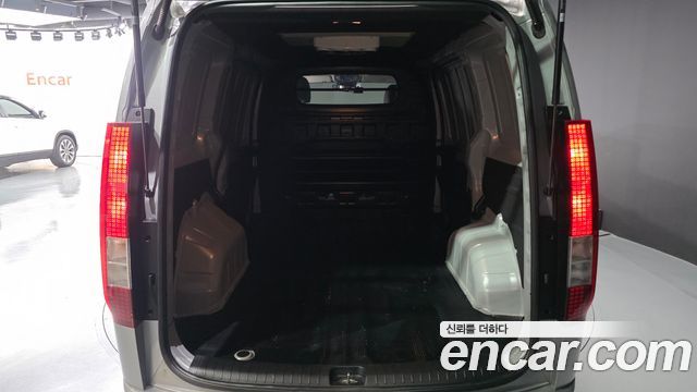 Hyundai Staria 2024 — photo 32