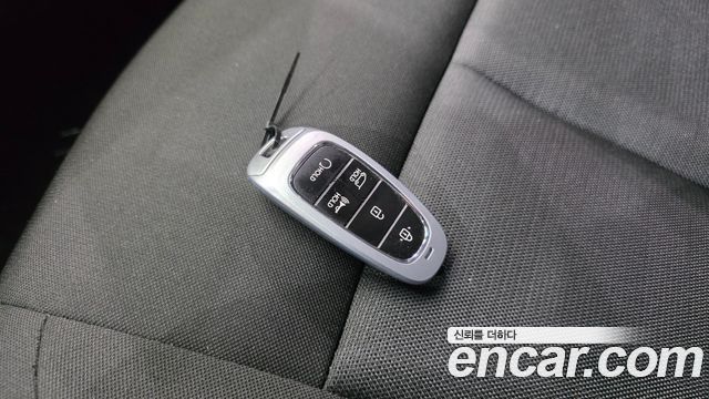 Hyundai Staria 2024 — photo 33